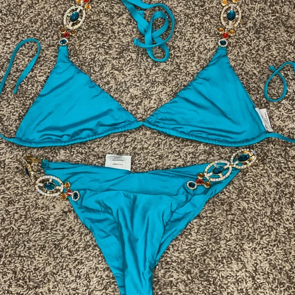 Coming Soon collection of beach bunnies in XL and L sizes - Picture 11 of 14